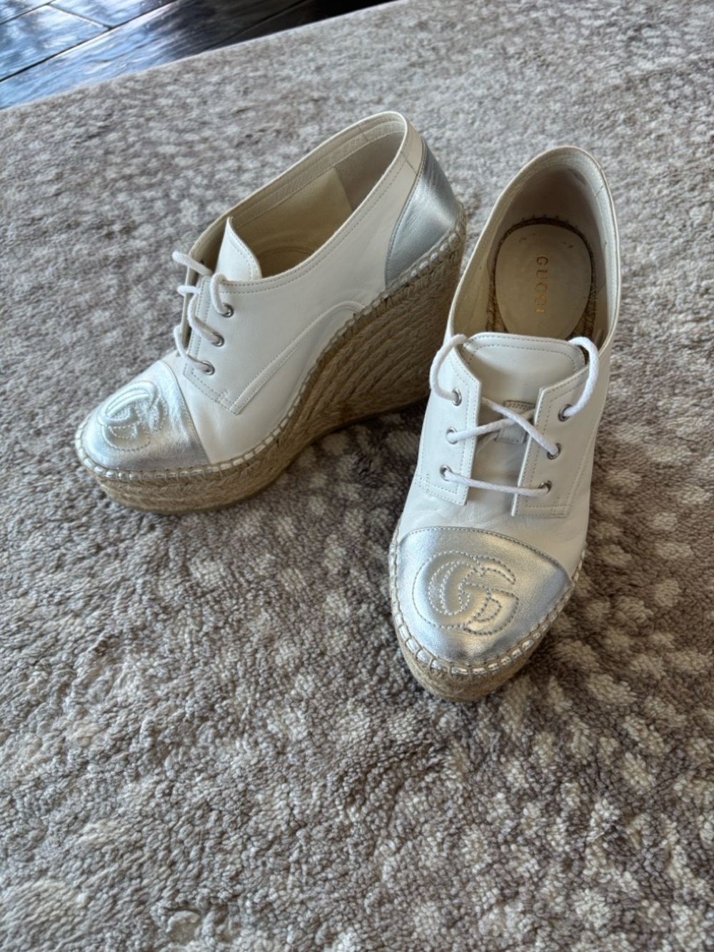 Sz 37.5 GUCCI Pilar White and Silver Espadrille Wedges GREAT condition - Picture 4 of 8